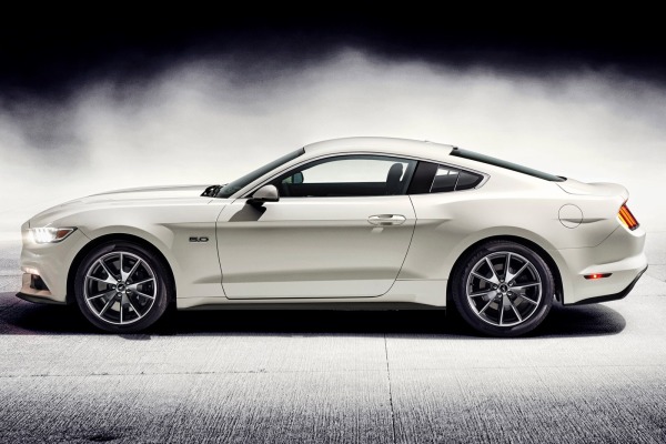 Ford and Tweedle launch new Mustang Owner app featuring Mustang trivia, wallpapers and ringtones.