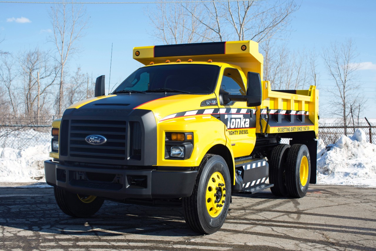 MIGHTY FORD F-750 TONKA DUMP TRUCK IS READY FOR WORK OR PLAY